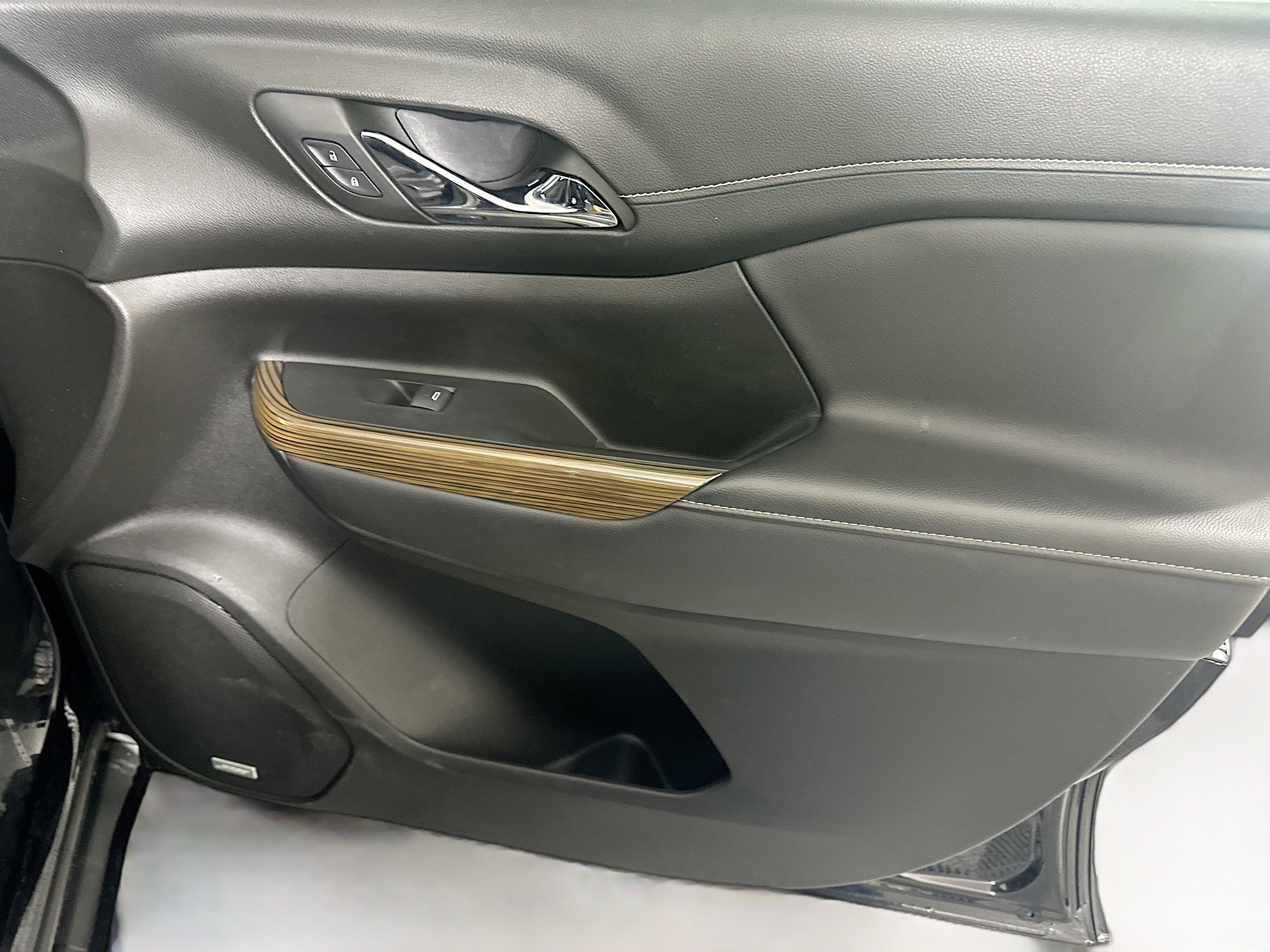 Used 2023 GMC Acadia SLE w/ Driver Convenience Package image 33