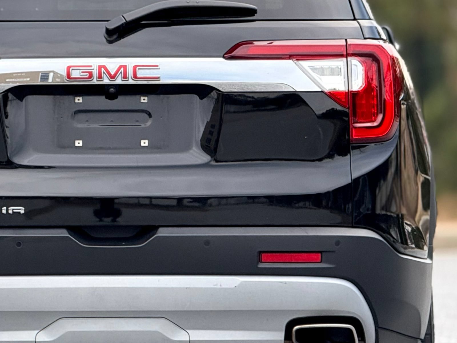 Used 2023 GMC Acadia SLT FWD image 16