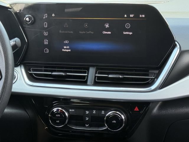 Certified 2025 Chevrolet Trax LT FWD image 19
