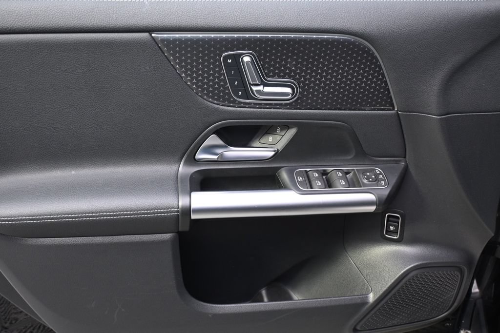 Used 2025 Mercedes-Benz GLA 250 4MATIC image 20