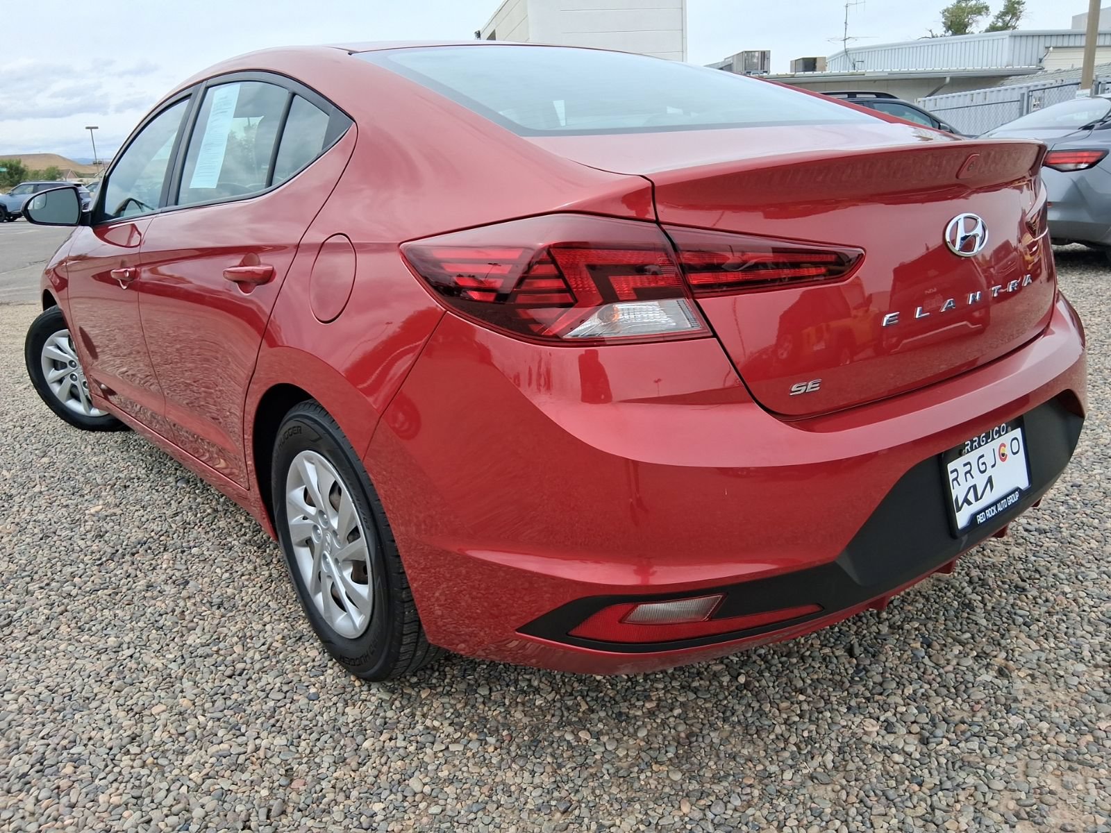 Used 2020 Hyundai Elantra SE FWD image 3
