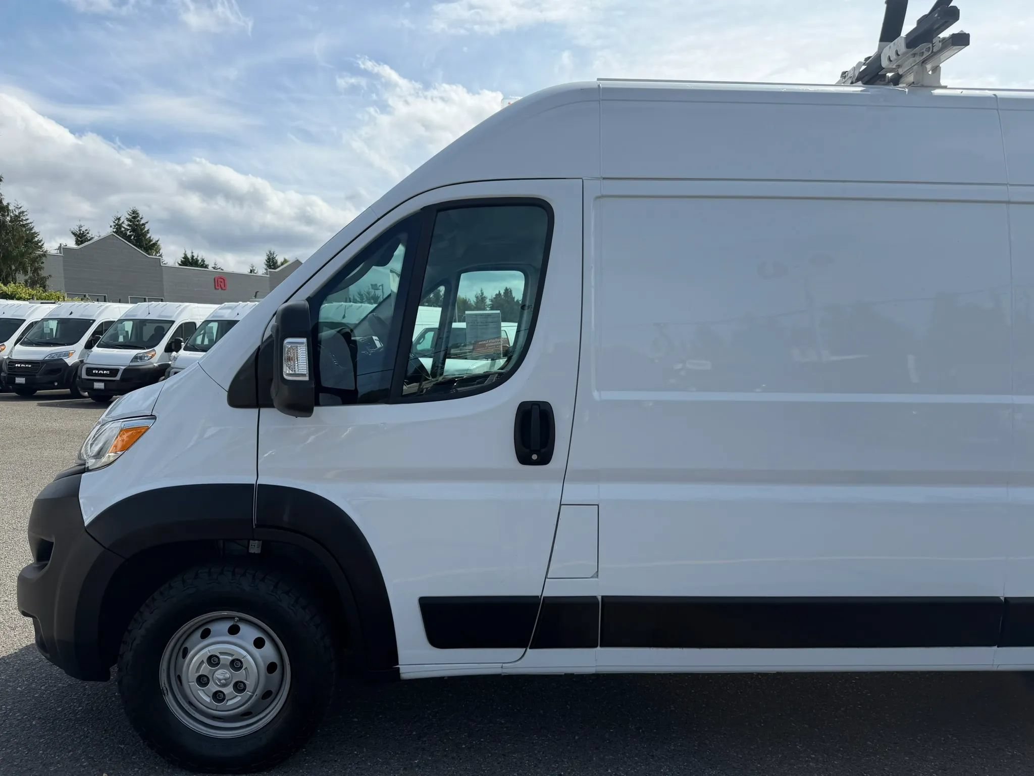 Used 2023 RAM ProMaster 3500 FWD image 10