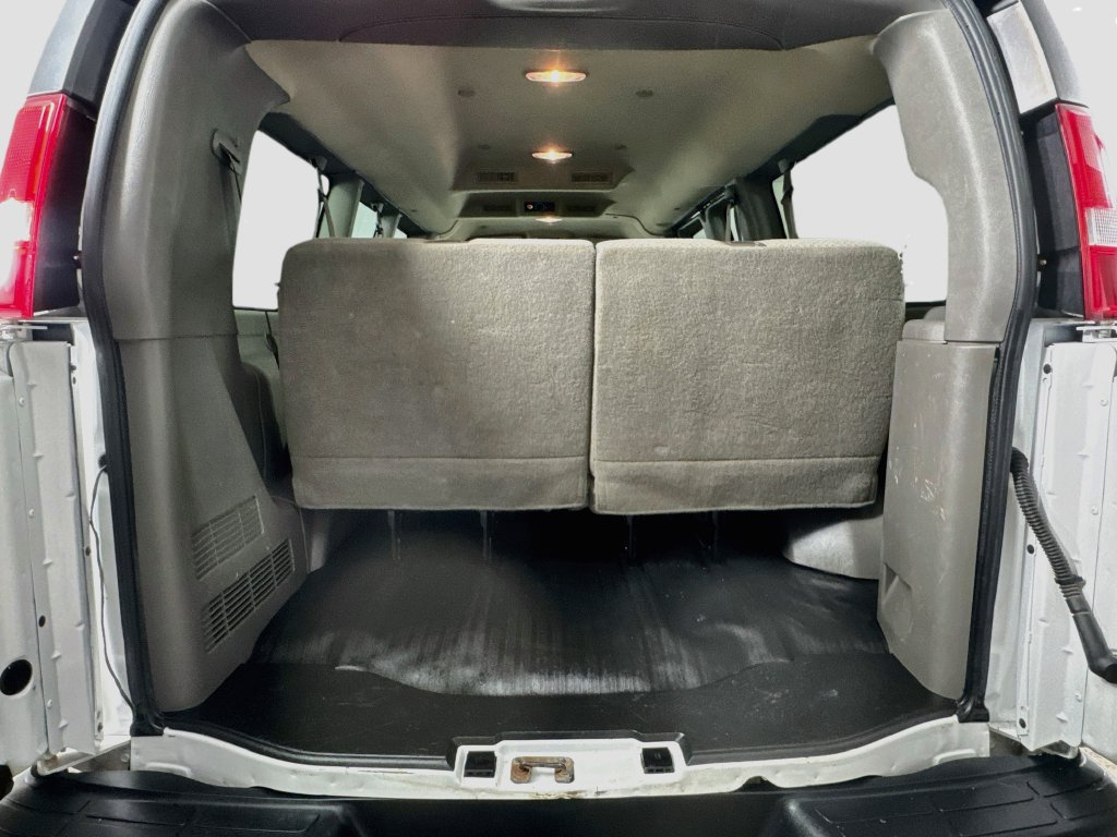 Used 2021 Chevrolet Express 2500 LS w/ Driver Convenience Package RWD image 29