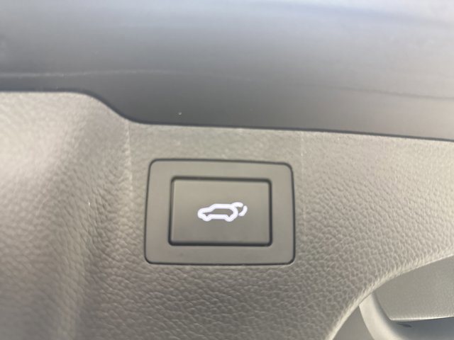 Used 2018 Hyundai Santa Fe Sport w/ 2.0T Ultimate Tech Package 05 FWD image 31