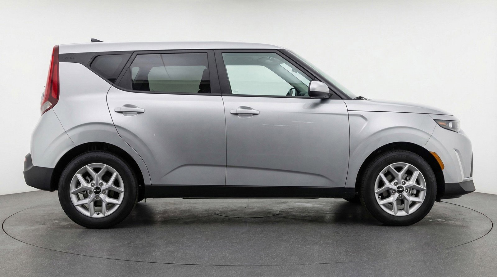 Used 2025 Kia Soul LX w/ LX Technology Package image 11
