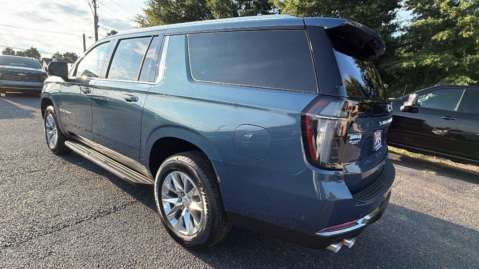 New 2026 Chevrolet Suburban Premier w/ Sun And Tow Package AWD/4WD image 10