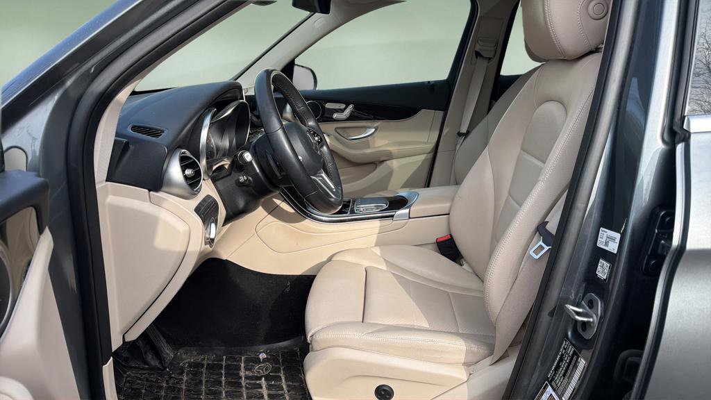 Used 2022 Mercedes-Benz GLC 300 4MATIC image 11