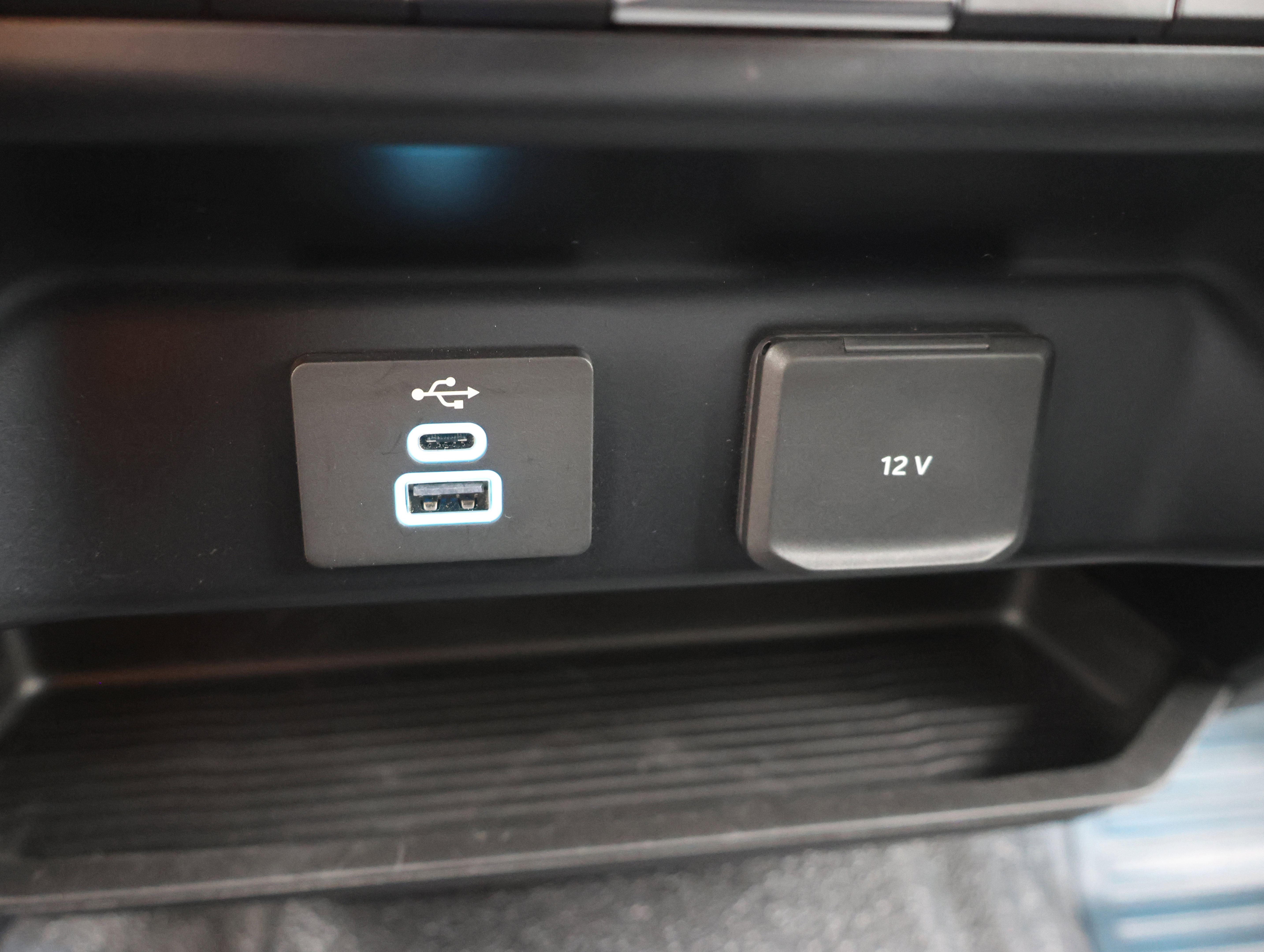 Used 2024 Ford F350 Lariat w/ Sport Appearance Package AWD/4WD image 61