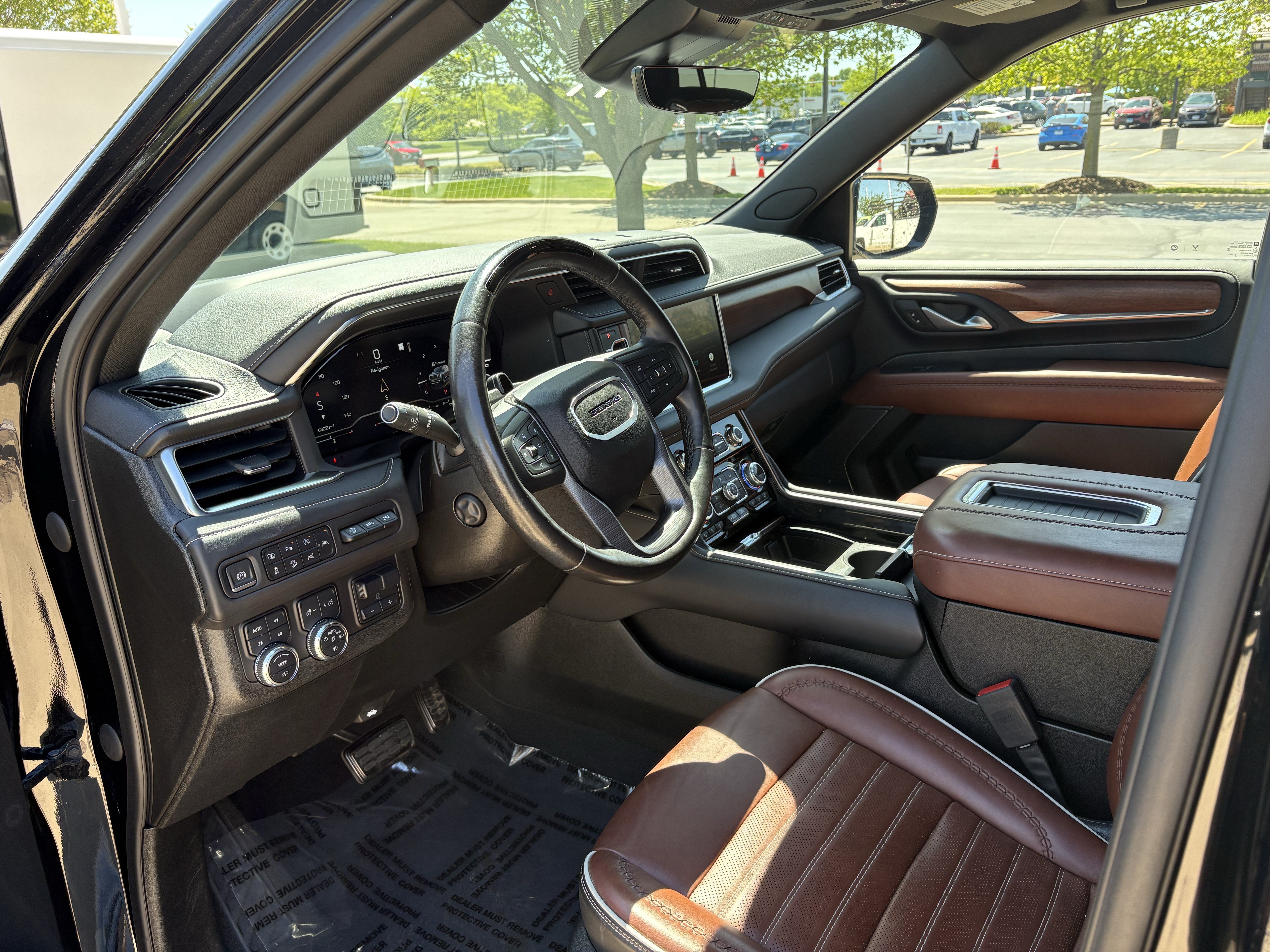Used 2023 GMC Yukon Denali Ultimate AWD/4WD image 13