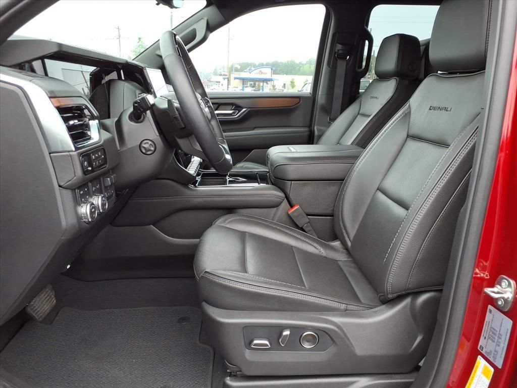 Used 2026 GMC Yukon XL Denali w/ Denali Reserve Package AWD/4WD image 3