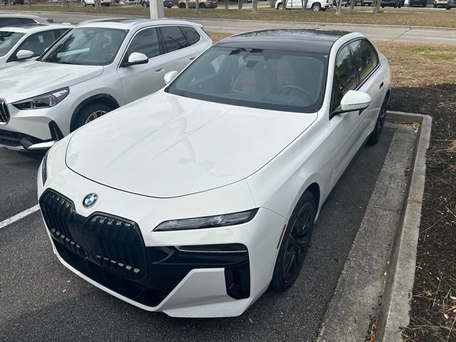 Used 2025 BMW 760i xDrive w/ Executive Package image 21