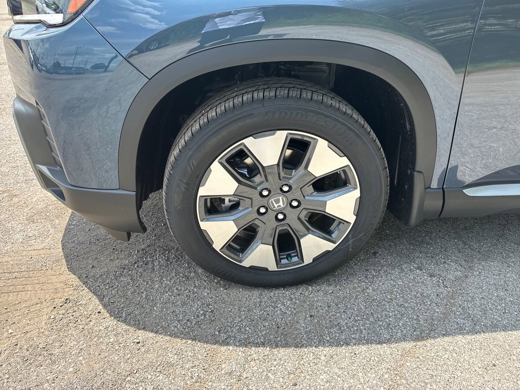 New 2026 Honda Pilot Touring image 9