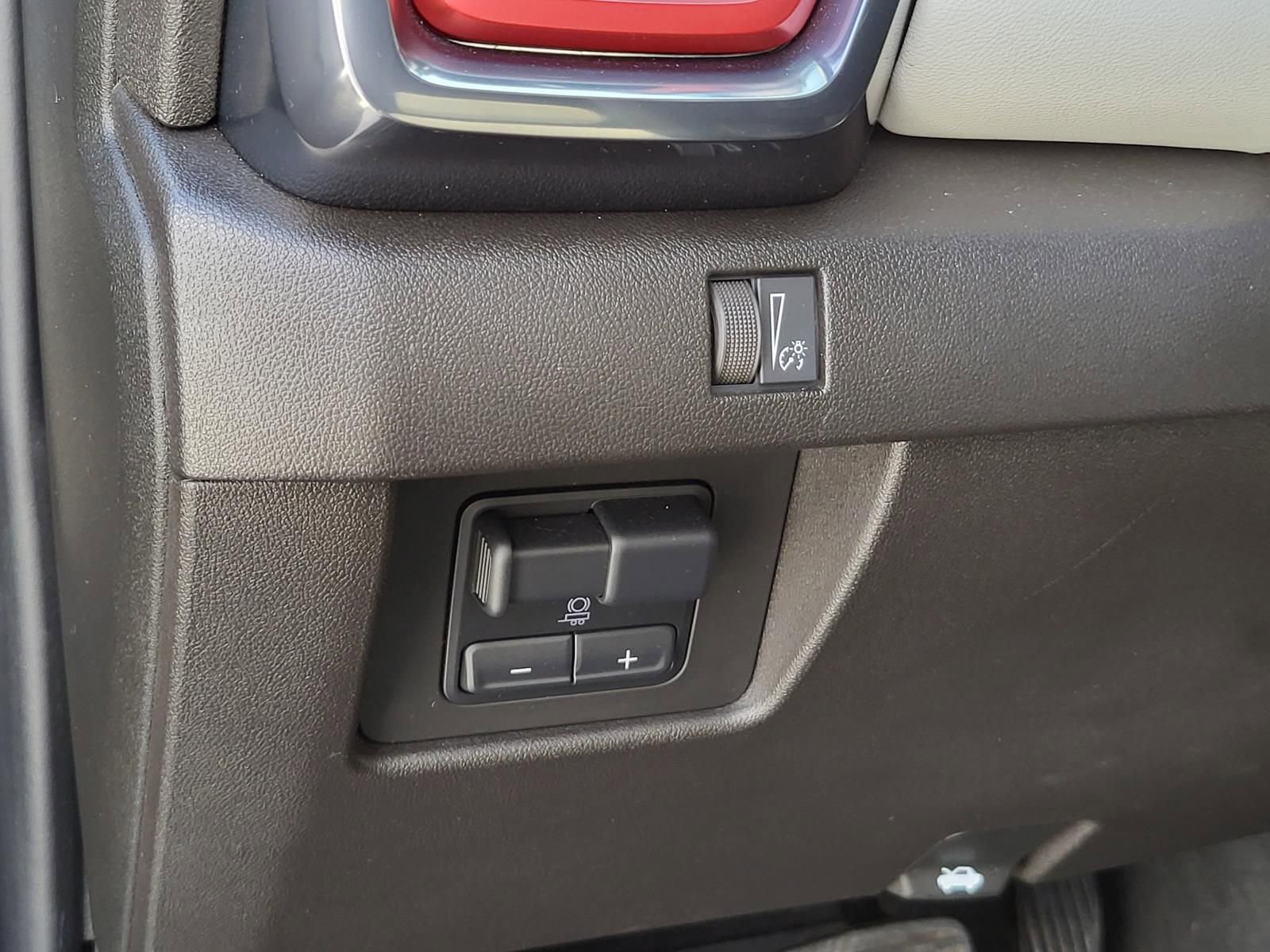 Used 2023 GMC Canyon AT4X image 19