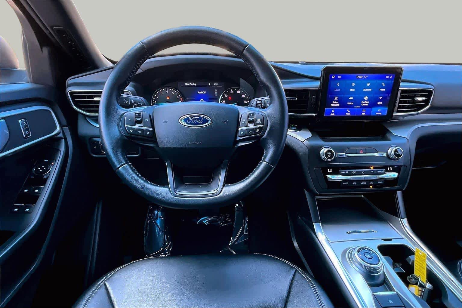 Used 2020 Ford Explorer XLT w/ Equipment Group 202A AWD/4WD image 6