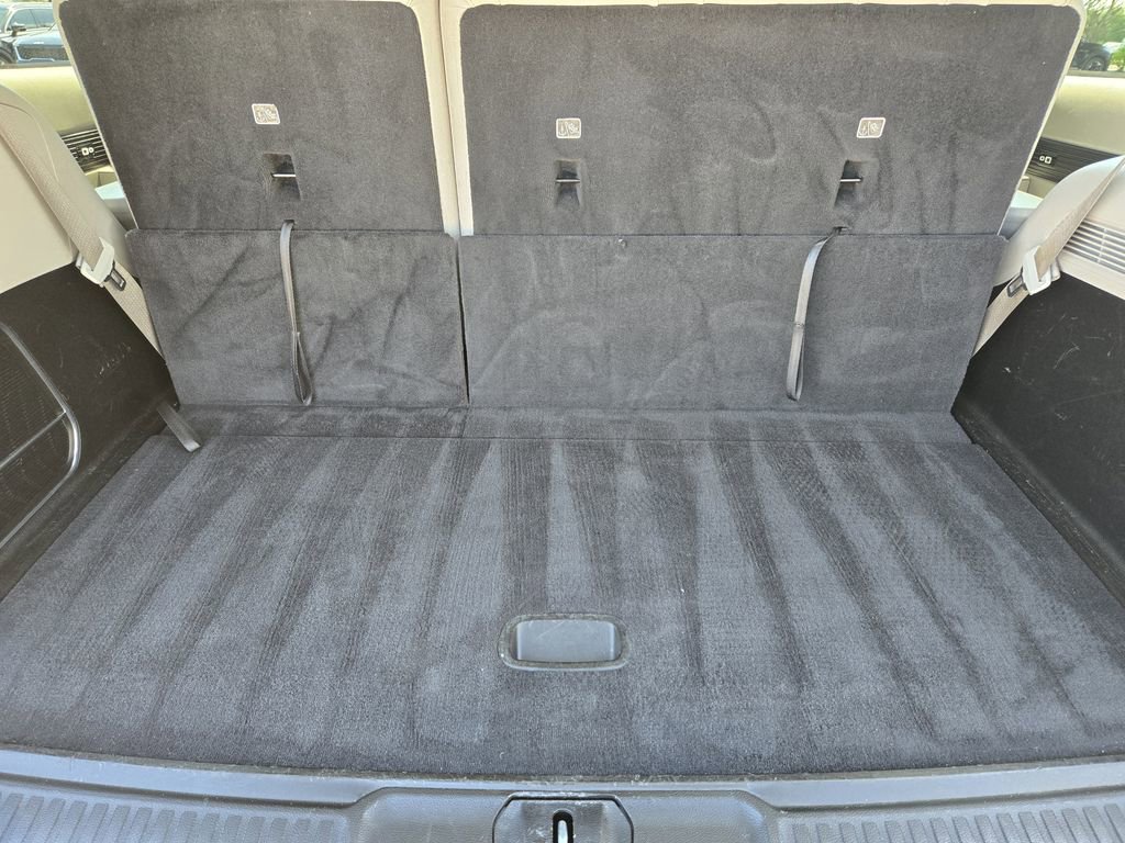 Used 2024 Jeep Wagoneer Series II w/ Flexible Seating Group RWD image 32
