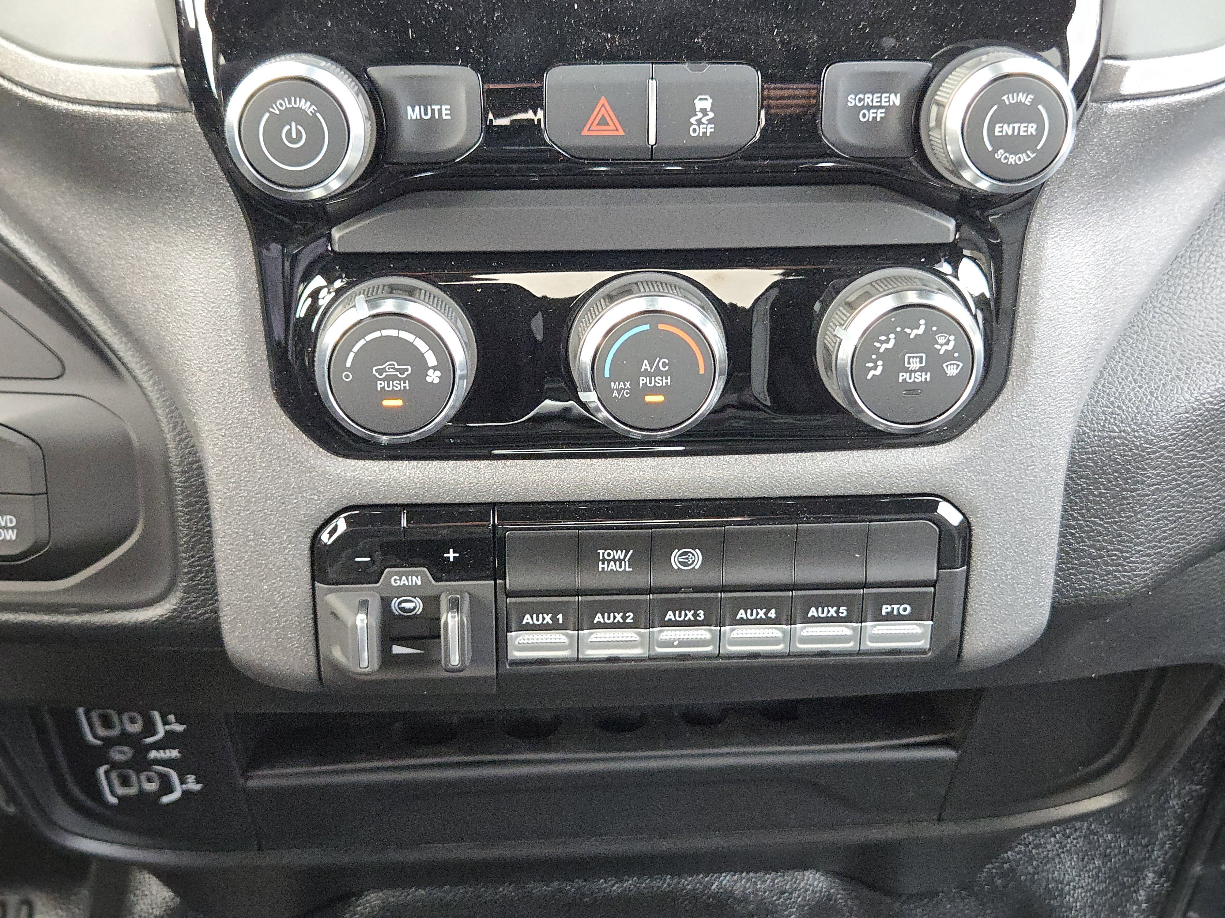 New 2026 RAM 5500 Tradesman w/ Chrome Appearance Group AWD/4WD image 15
