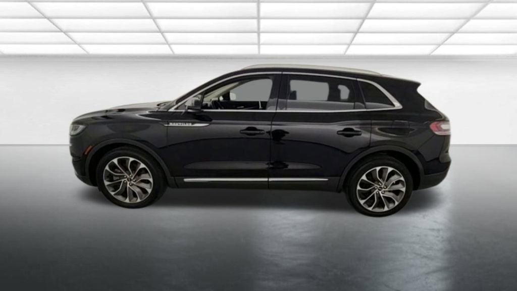 Used 2022 Lincoln Nautilus Reserve w/ Luxury Package image 4