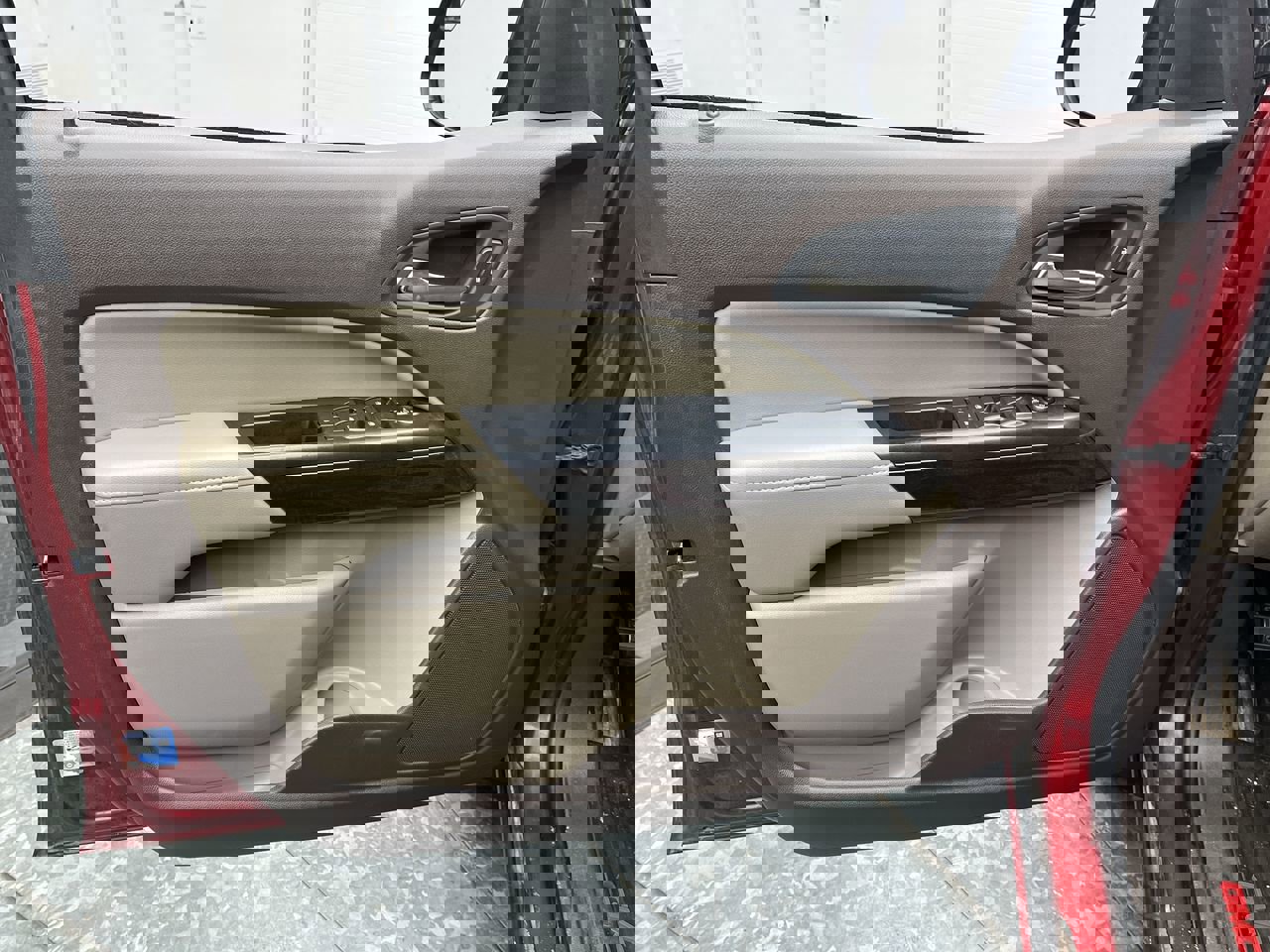 Used 2017 GMC Canyon SLT w/ Driver Alert Package image 8