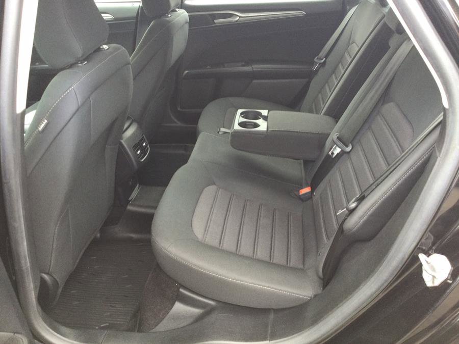 Used 2020 Ford Fusion SE image 19