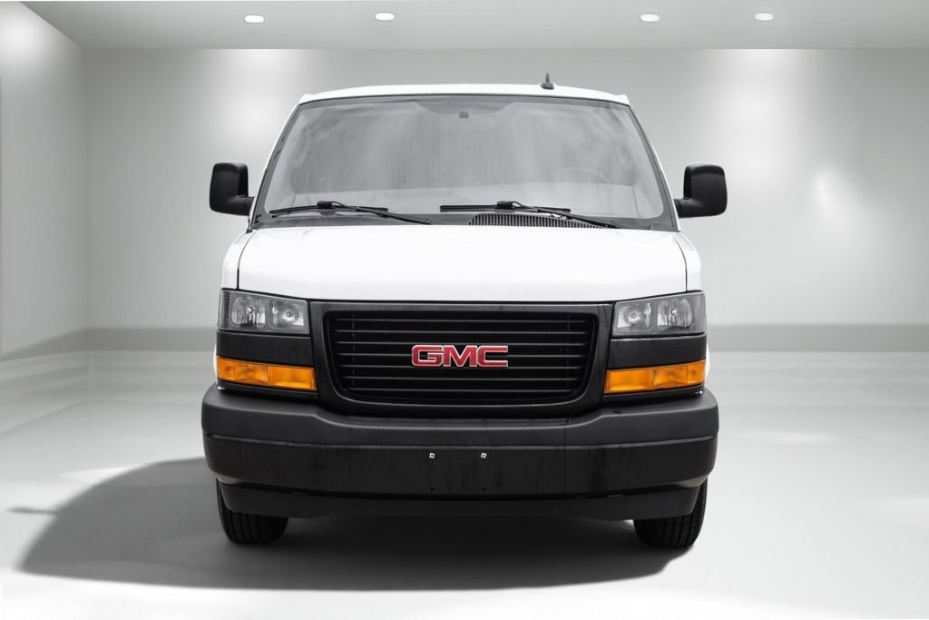Used 2022 GMC Savana 2500 RWD image 4