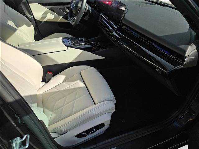 Used 2026 BMW 530i image 18