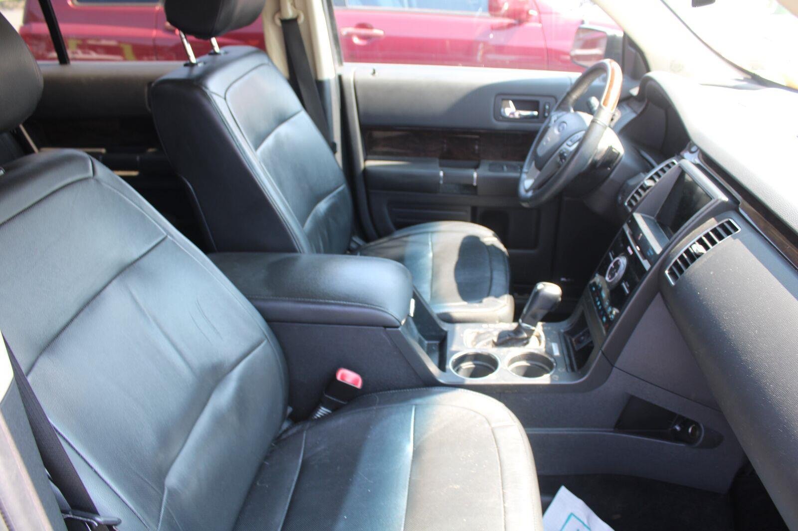 Used 2019 Ford Flex Limited w/ Equipment Group 303A AWD/4WD image 4