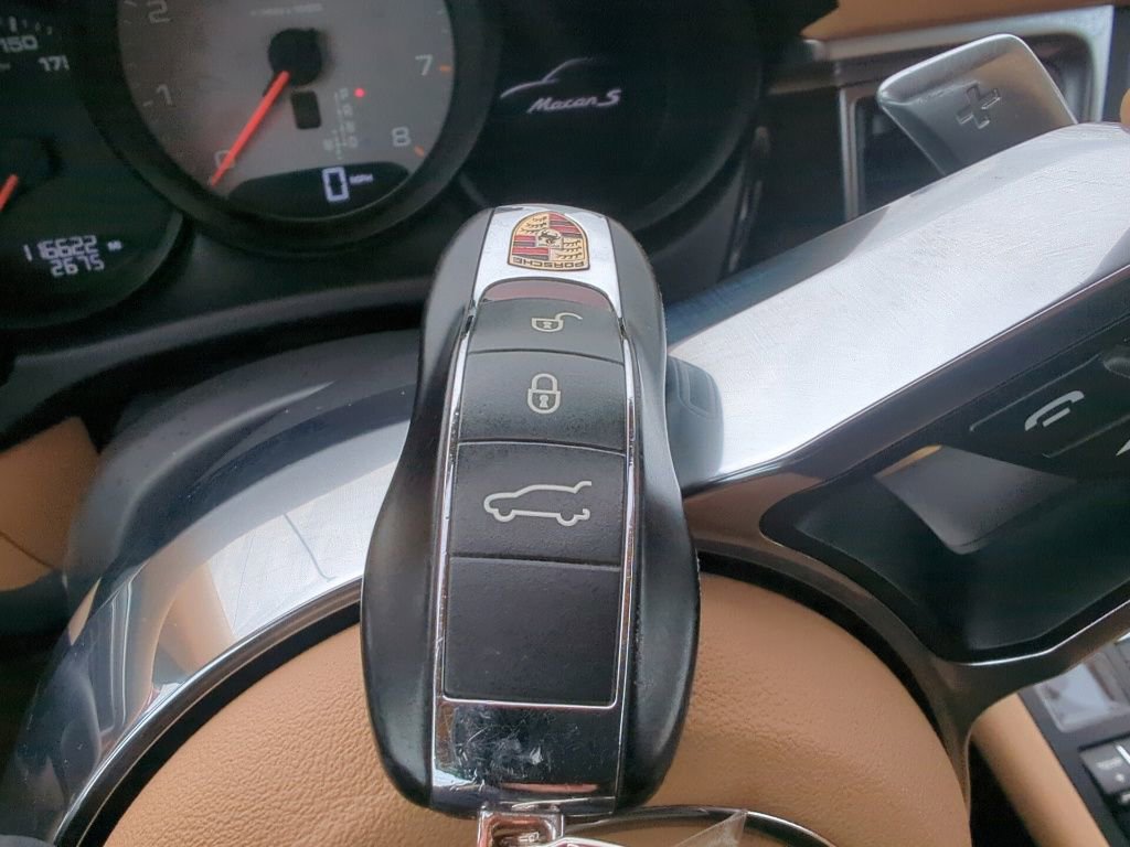 Used 2015 Porsche Macan S AWD/4WD image 22