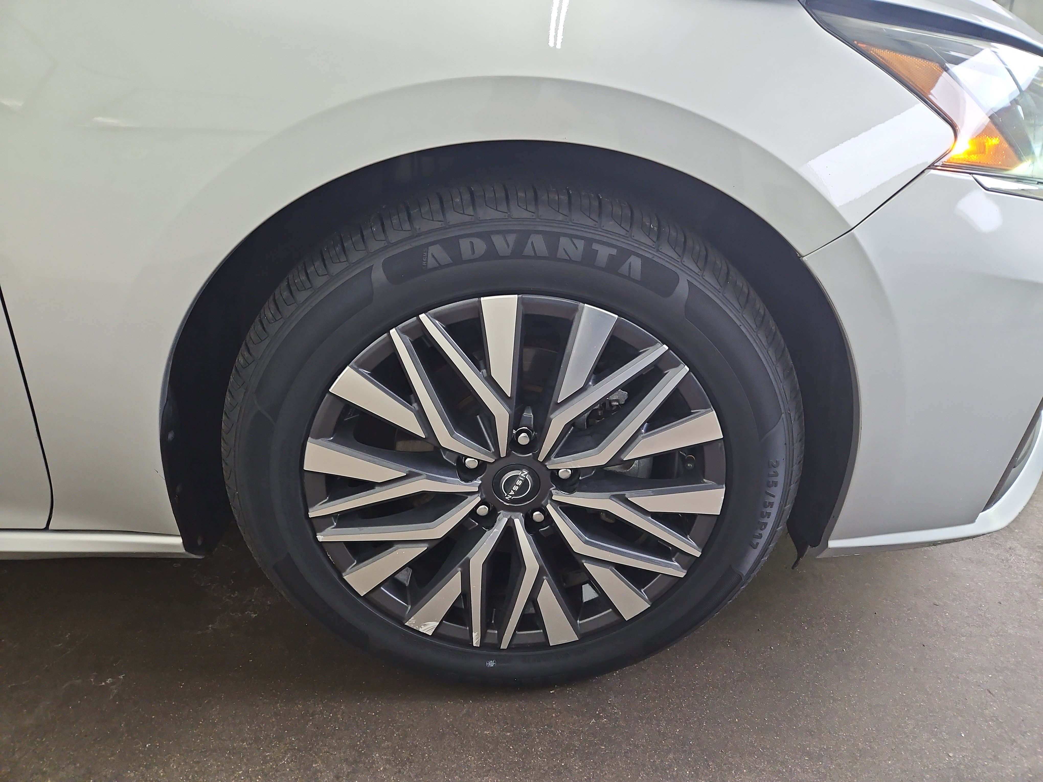 Used 2023 Nissan Altima 2.5 SV image 21