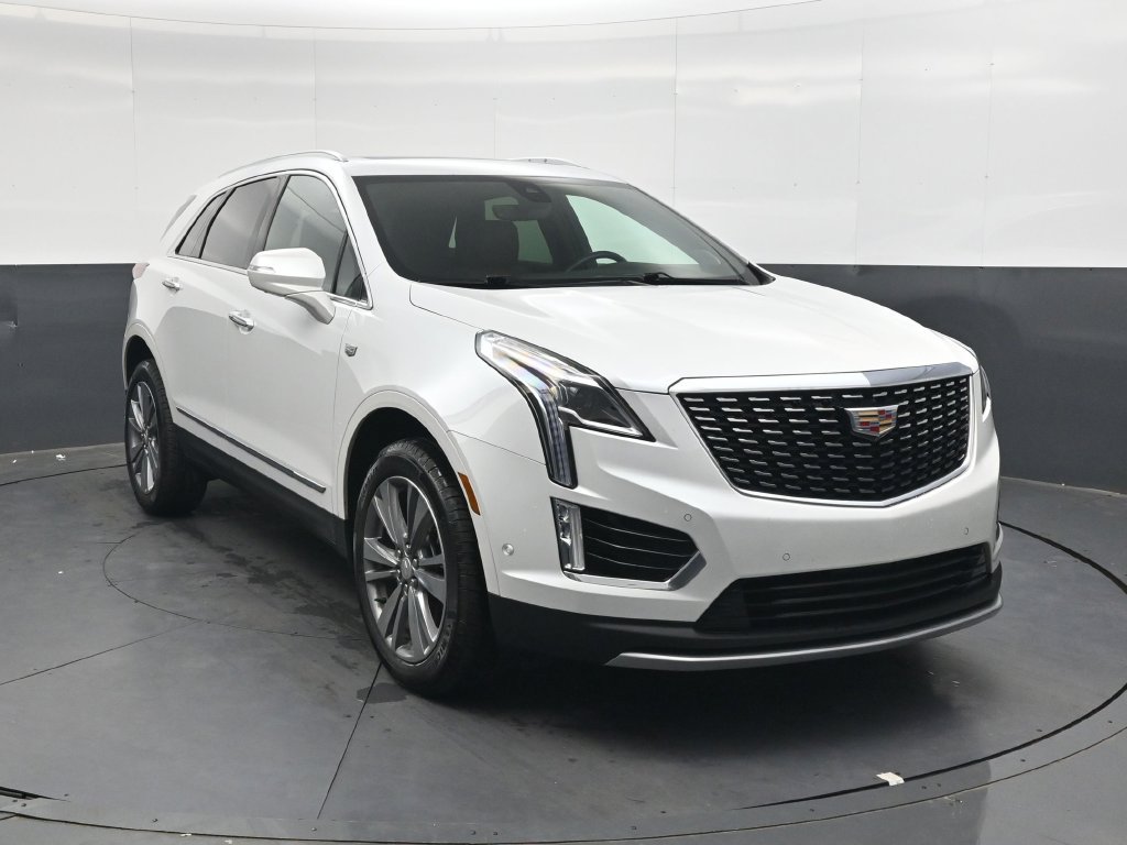 Used 2024 Cadillac XT5 Premium Luxury w/ Technology Package FWD image 2