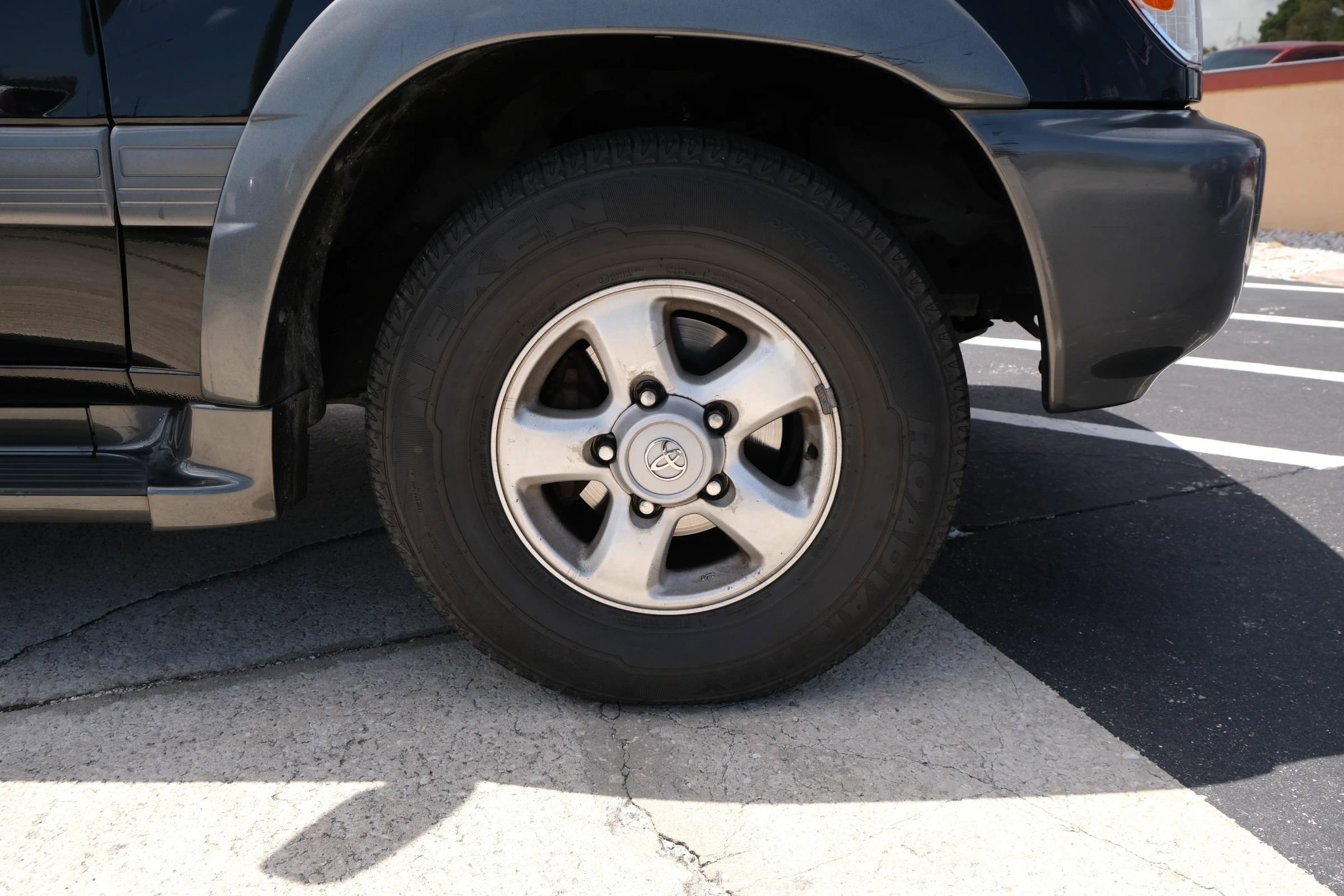 Used 2000 Toyota Land Cruiser AWD/4WD image 22