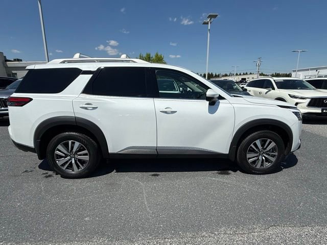 Used 2025 Nissan Pathfinder SL image 15