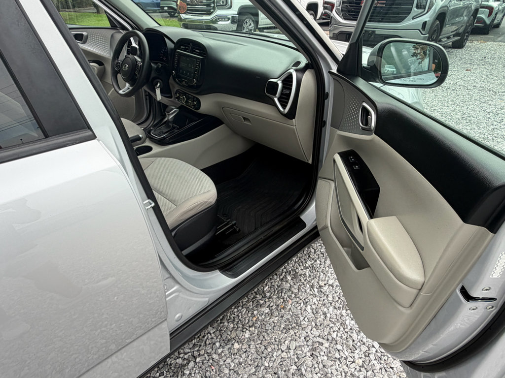 Used 2021 Kia Soul LX FWD image 23