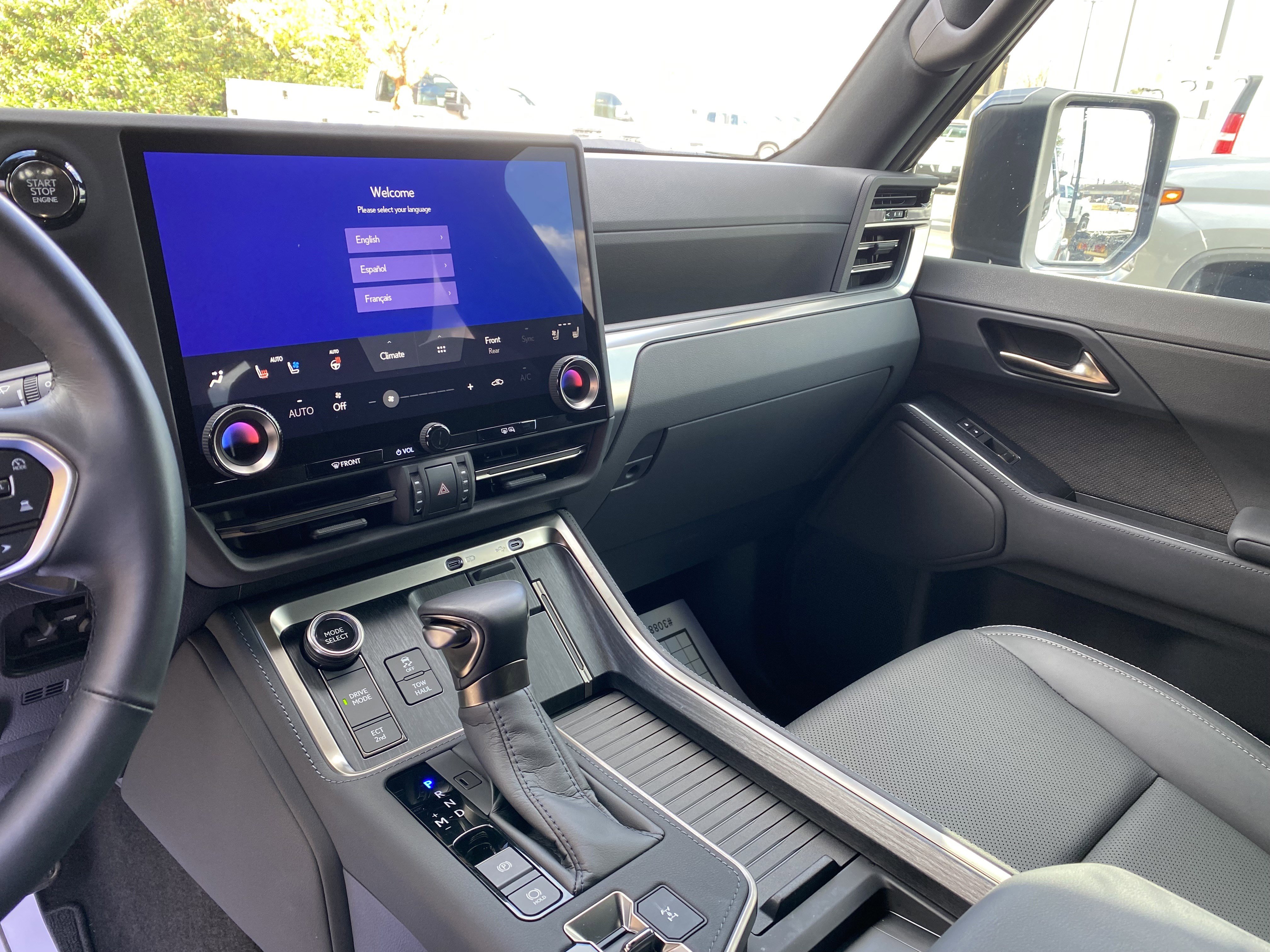 Used 2025 Lexus GX 550 w/ Cold Area Package image 24