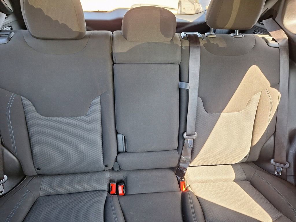 Used 2023 Jeep Compass Sport image 28