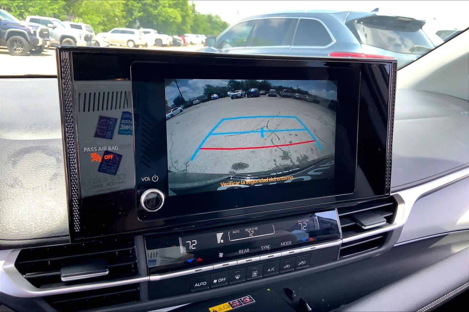 Used 2025 Toyota Sienna LE FWD image 26