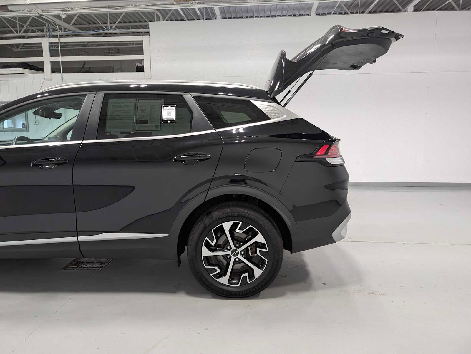 Certified 2023 Kia Sportage EX AWD/4WD image 11