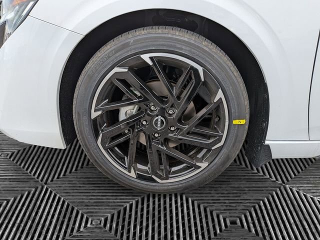 New 2026 Nissan Sentra SR w/ SR Premium Package FWD image 9