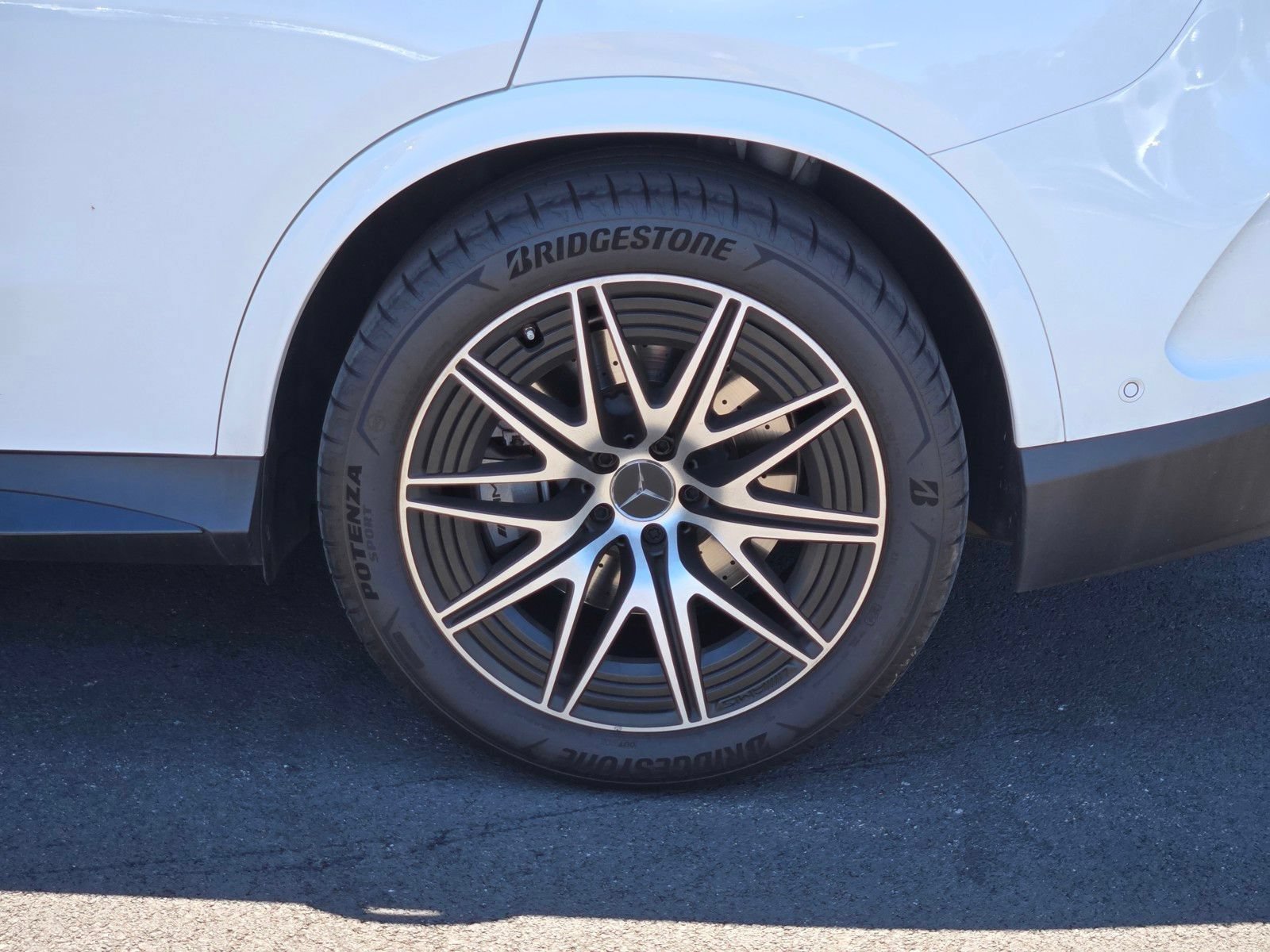 Used 2025 Mercedes-Benz GLC 43 AMG 4MATIC image 12