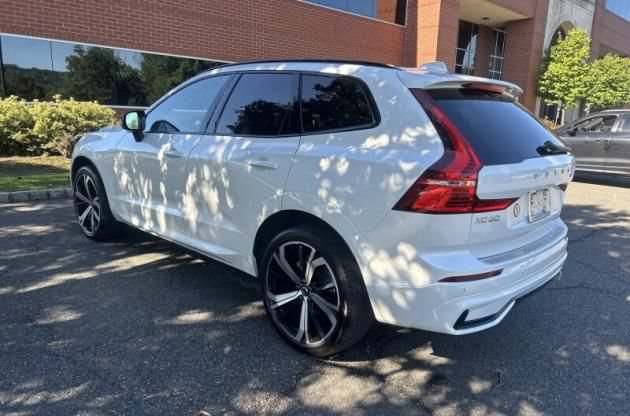 Used 2024 Volvo XC60 B5 Ultimate w/ Protection Package Premier AWD/4WD image 4