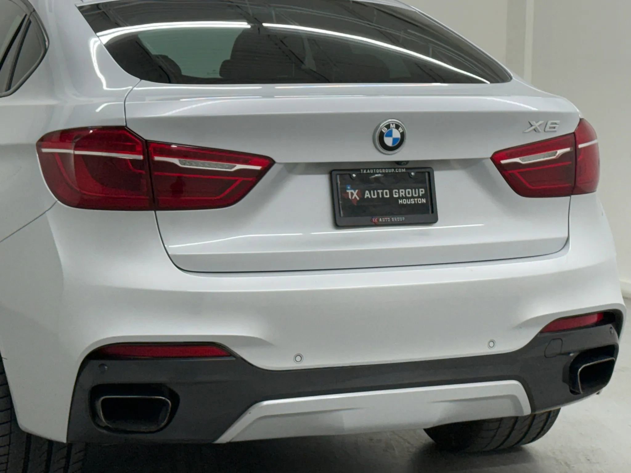 Used 2019 BMW X6 xDrive50i w/ M Sport Package image 45