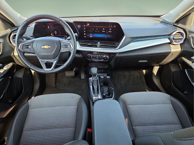 Used 2025 Chevrolet Trax LT w/ Driver Confidence Package FWD image 14