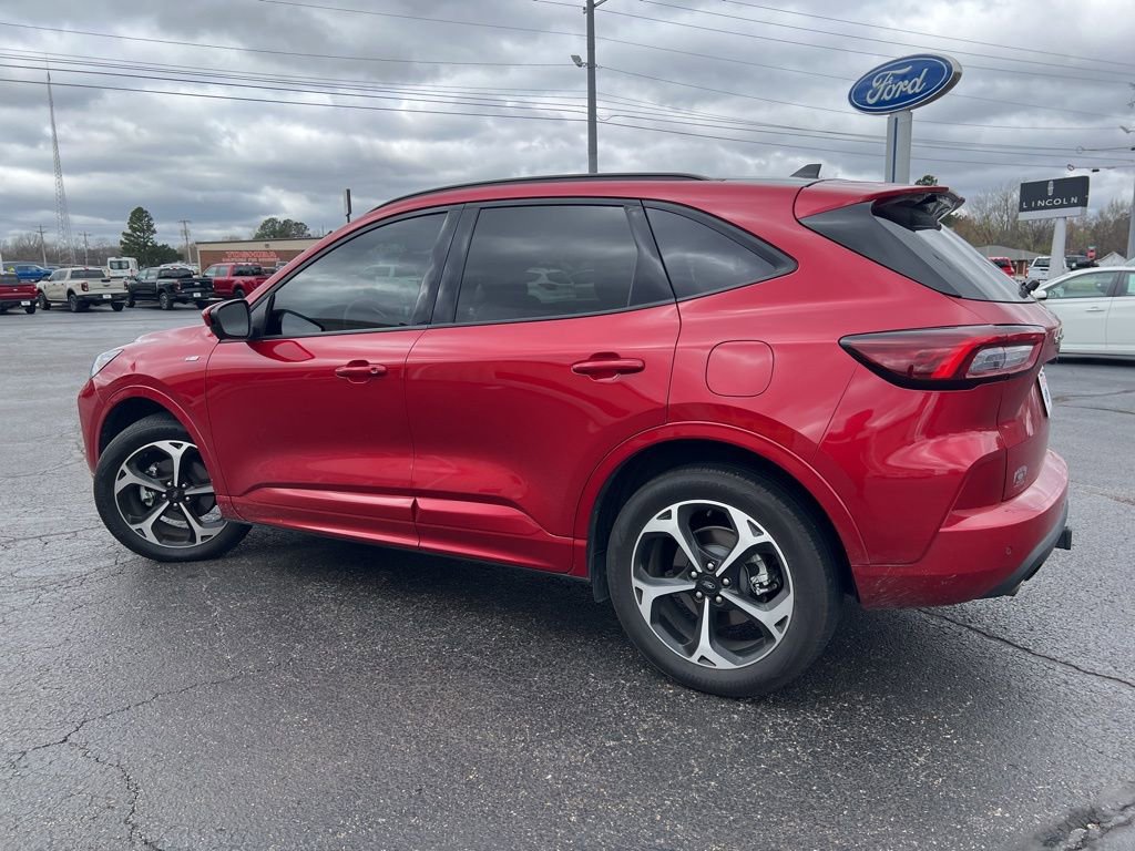 Used 2023 Ford Escape ST-Line Select w/ Tech Pack #2 image 5