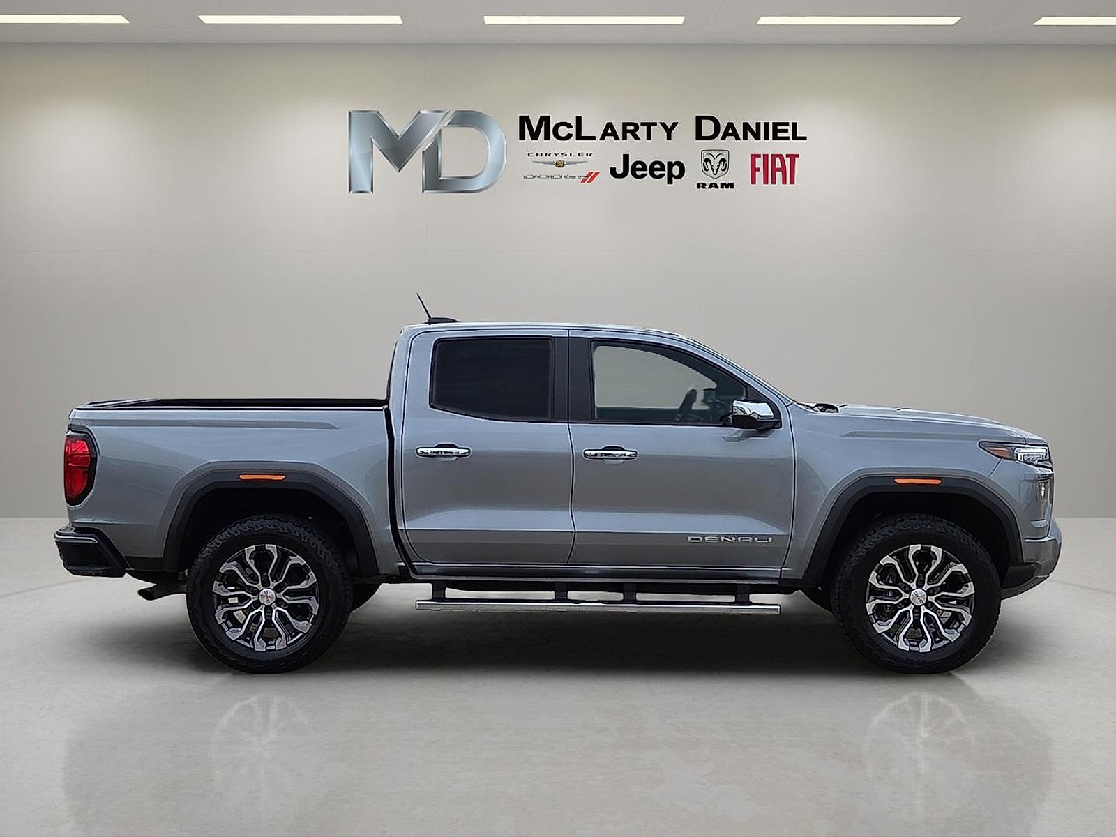 Used 2026 GMC Canyon Denali image 6