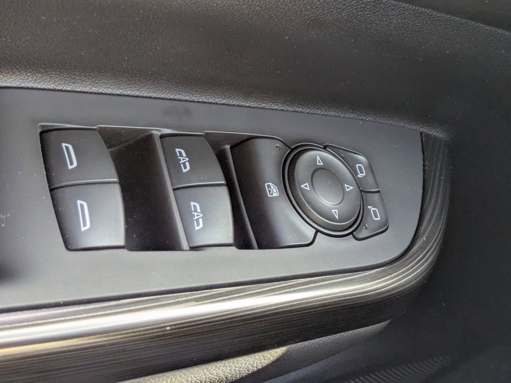 Used 2023 GMC Acadia SLT FWD image 28