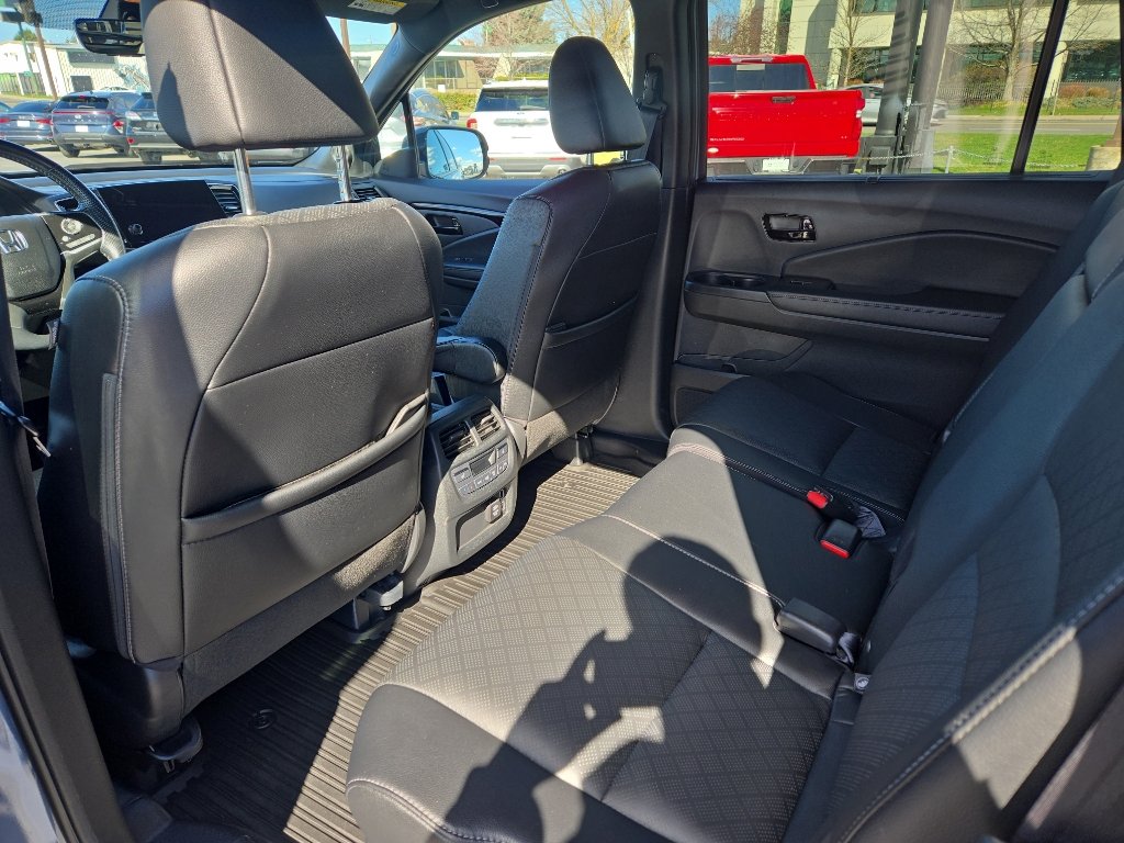 Used 2022 Honda Passport Elite image 14