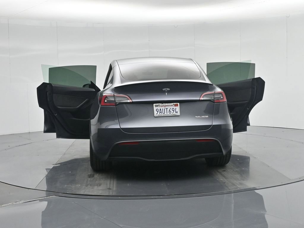 Used 2022 Tesla Model Y Performance AWD/4WD image 29