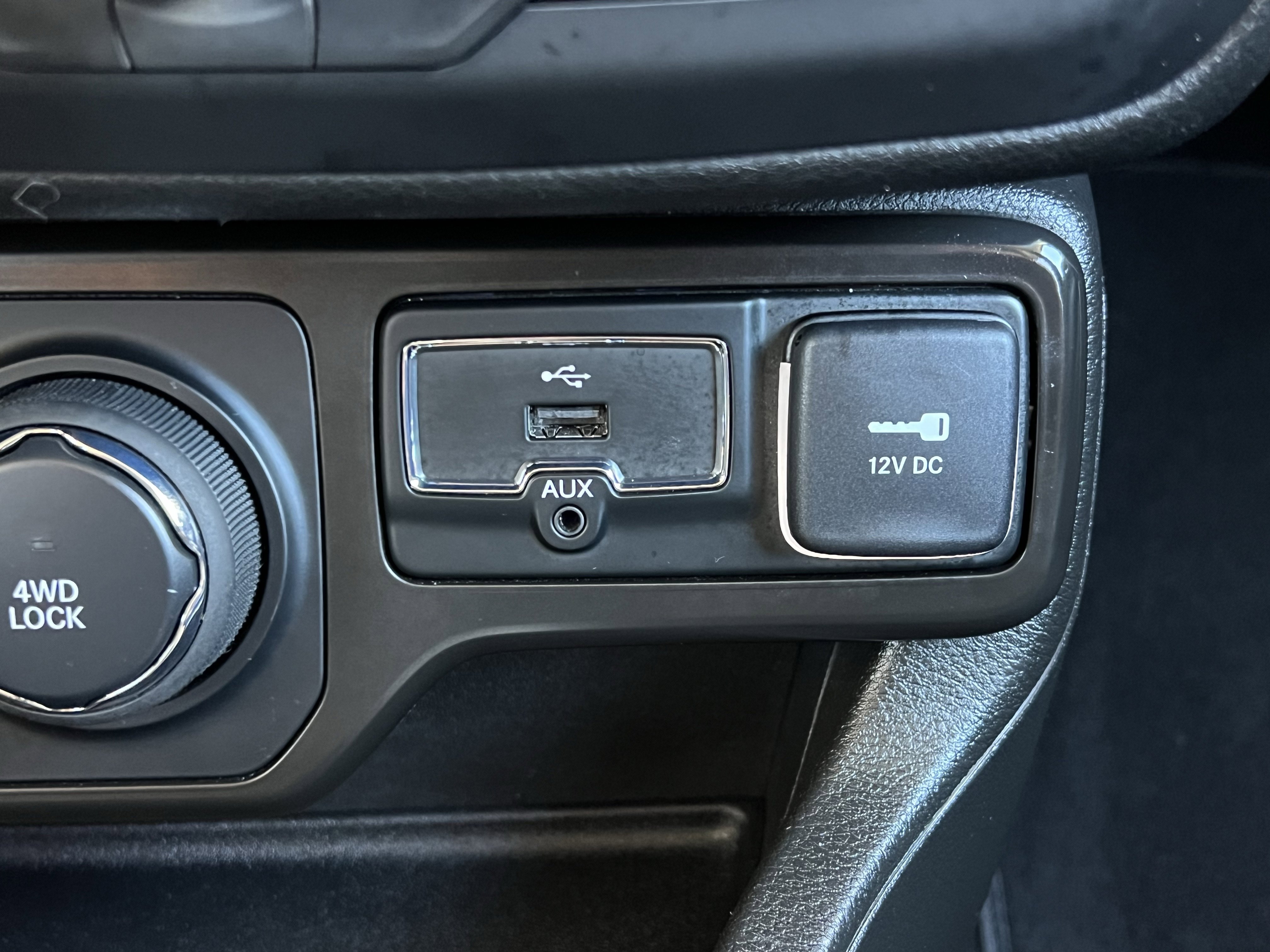 Used 2021 Jeep Renegade Limited AWD/4WD image 26
