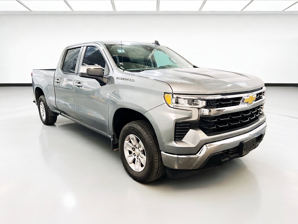 Used 2023 Chevrolet Silverado 1500 LT w/ Protection Package AWD/4WD image 3
