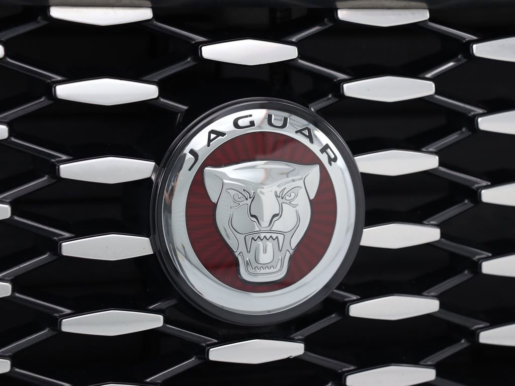 Used 2022 Jaguar E-PACE SE image 9