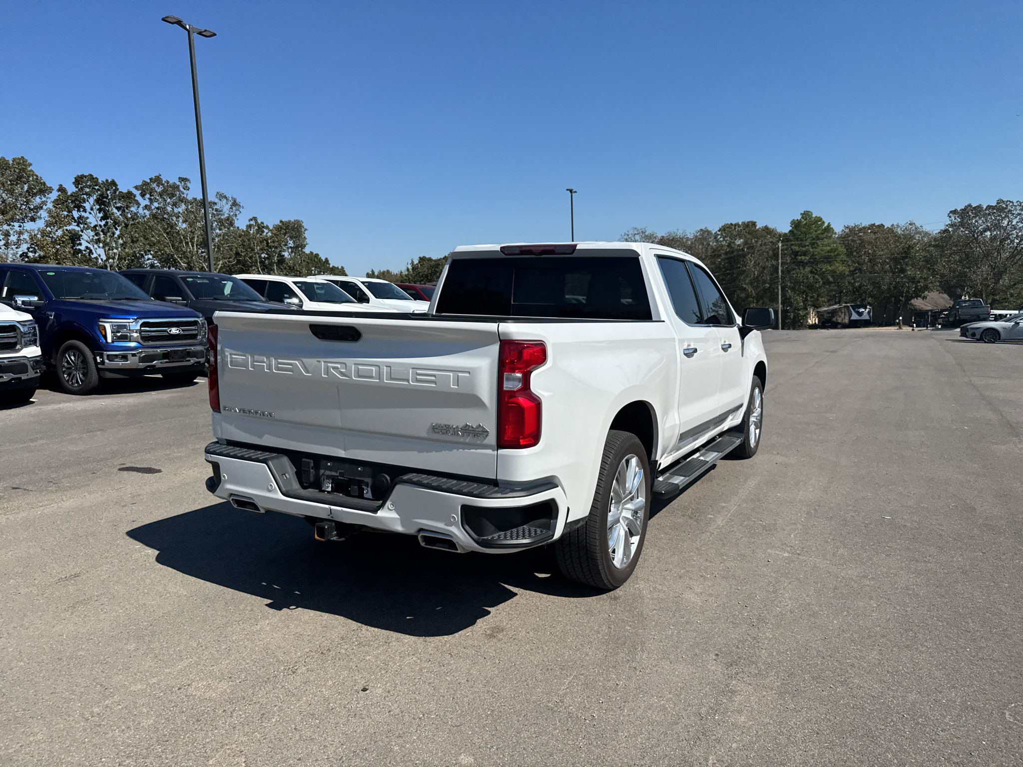 Used 2022 Chevrolet Silverado 1500 High Country AWD/4WD image 5